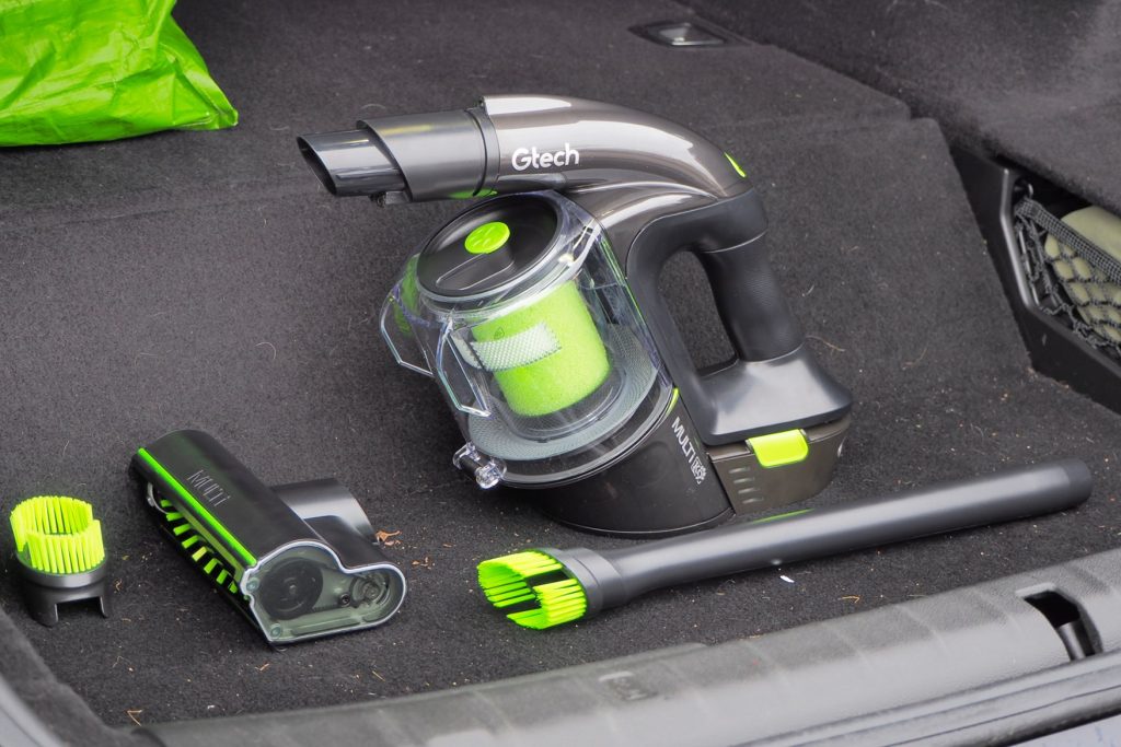 effective-vacuum-cleaner-for-car-4